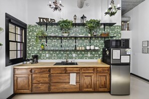 Microwave, stovetop - Historic Firehouse converted to a 2-bedroom welcoming Downtown Chandler (Chandler)