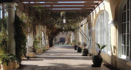 Historic Firehouse converted to a 2-bedroom welcoming Downtown Chandler