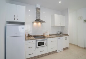 Microondas, parrilla de estufa y lavavajillas