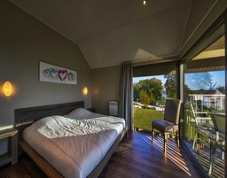 4 habitaciones y muebles diferentes 