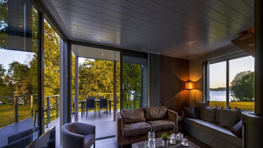 Spacious Villa Near Castle