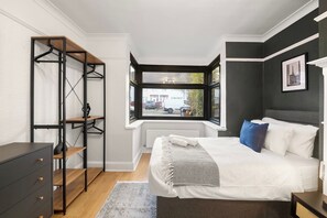 Ferros/tábuas de passar roupa, Wi-Fi de cortesia, roupa de cama
