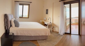 3 bedrooms, iron/ironing board, travel cot, free WiFi