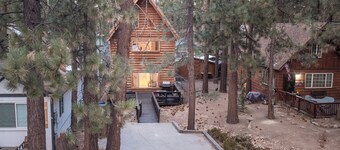 Private Sauna & Jacuzzi + BBQ Deck