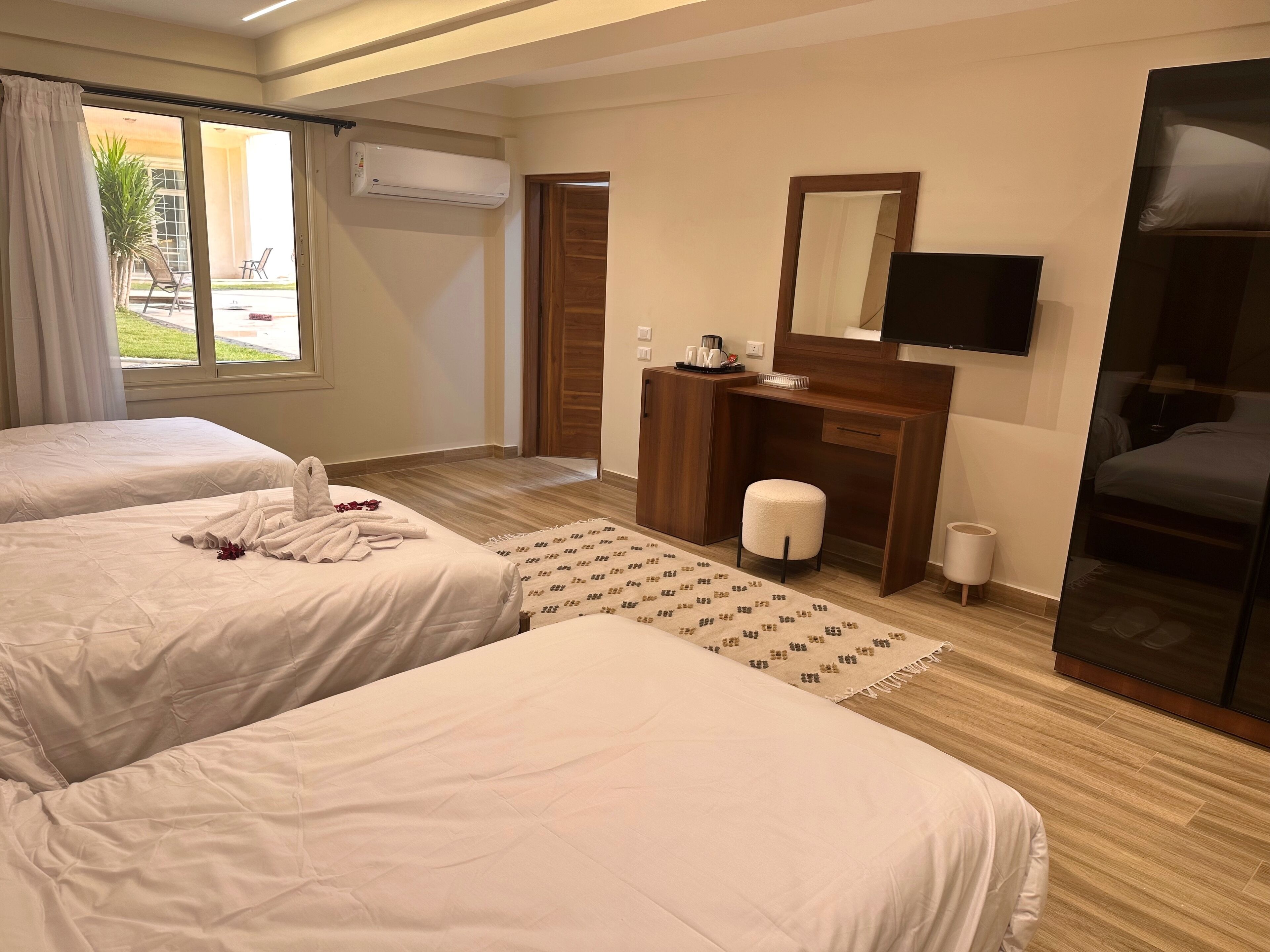 Photo - Pyramids hotel