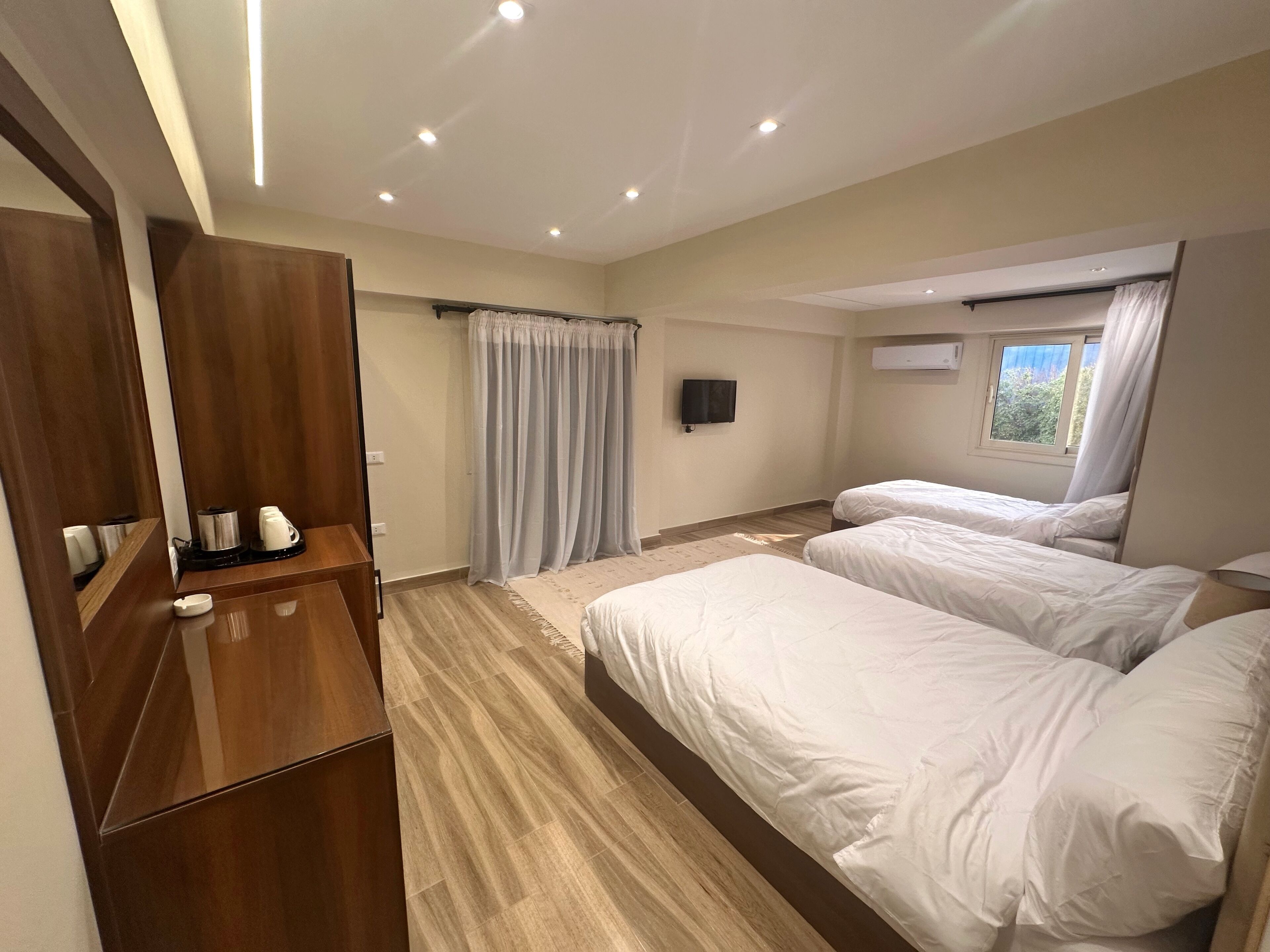 Photo - Pyramids hotel