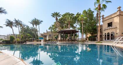 Luxurious 4BR + Maids Room Villa in Canal Cove, Palm Jumeirah by Deluxe Holiday Homes