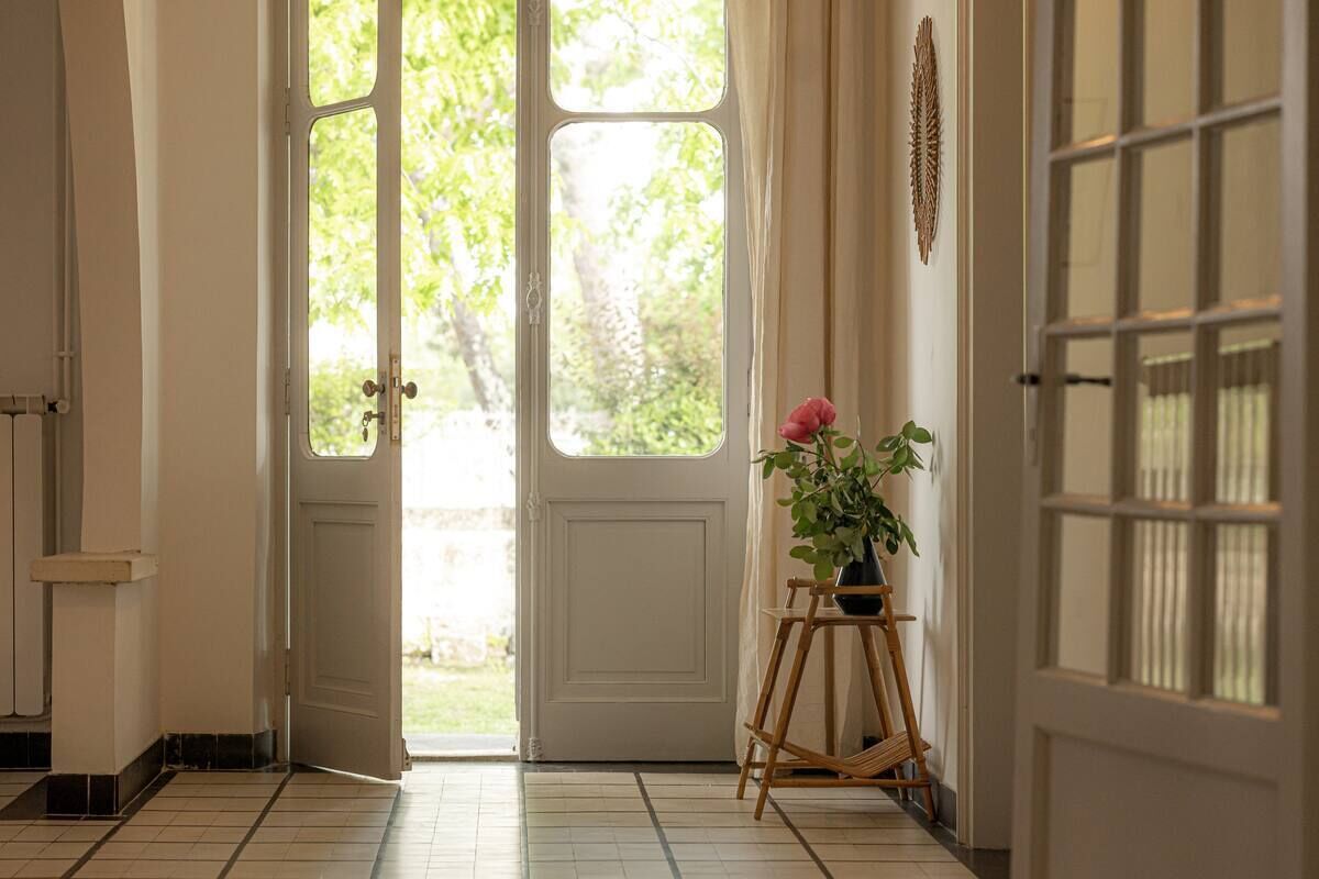 المنشأة من الداخل