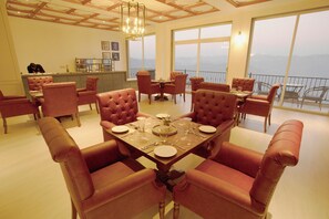 Cafe - Astra Resort and Caffe Kasauli (Kasauli)