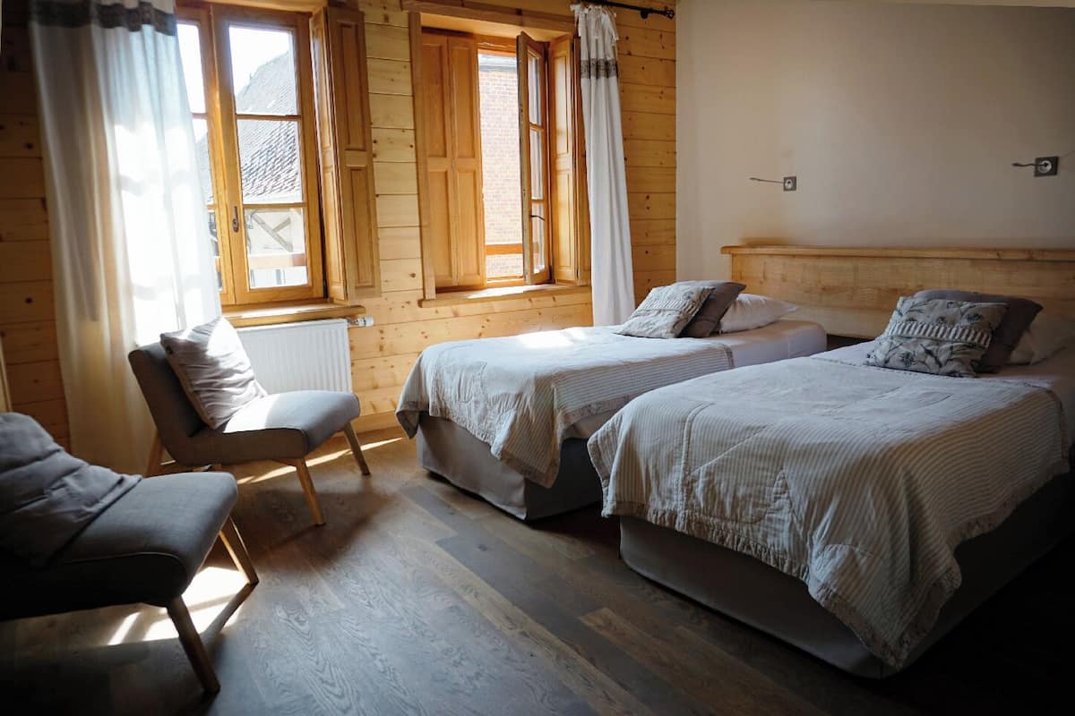 Chambre Confort double ou avec lits jumeaux | AccĂšs au Wi-Fi (inclus)