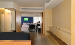 2 bedrooms, iron/ironing board, WiFi, bed sheets - Spacious Modern 2B2b w/Sauna, Living, Dining, Kitchen, 3min walk Sun Yat-Sen MRT (Taipei City)