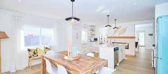 Scott McGillvary's Beachside Abode across from Stunning Bay Beach. New HOT TUB!