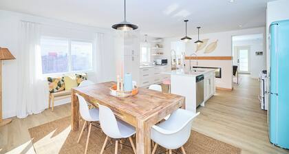 Scott McGillvary's Beachside Abode across from Stunning Bay Beach. New HOT TUB!