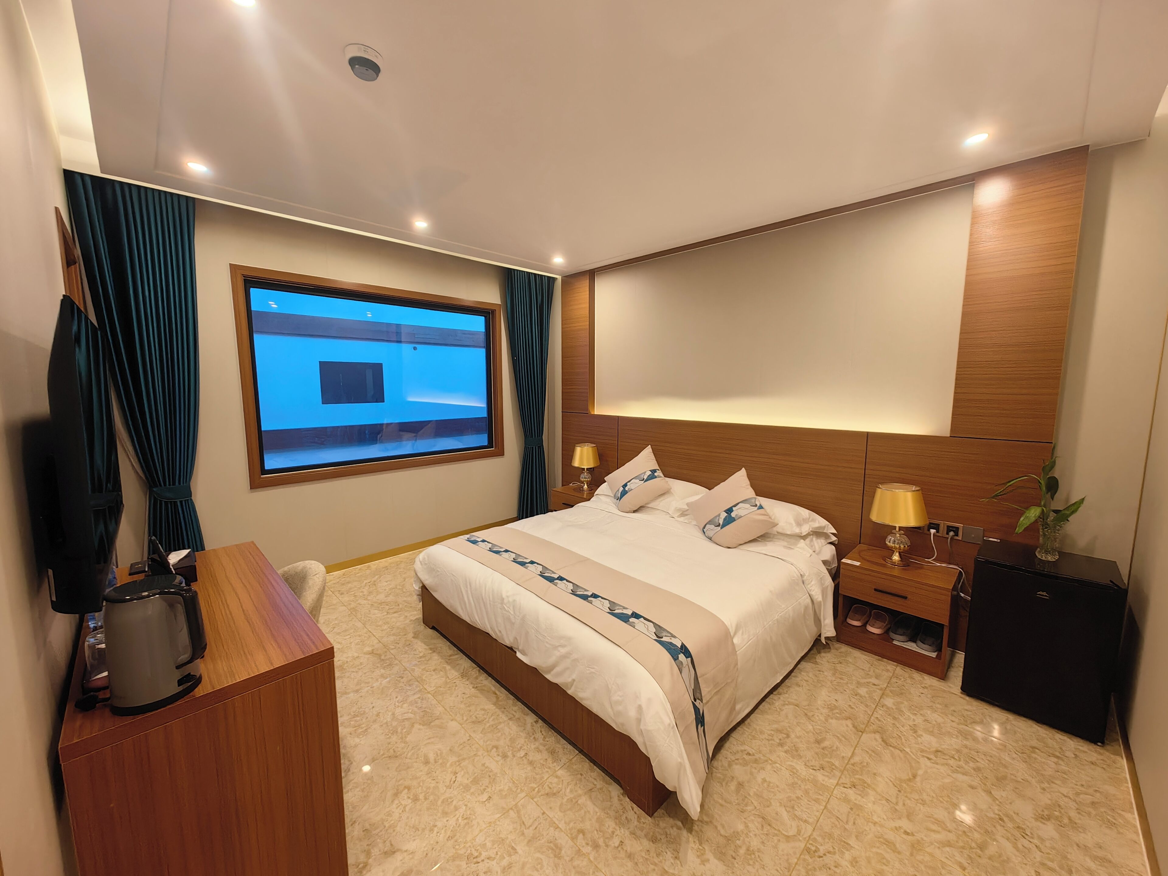 Photo - Royal International Hotel & Mall