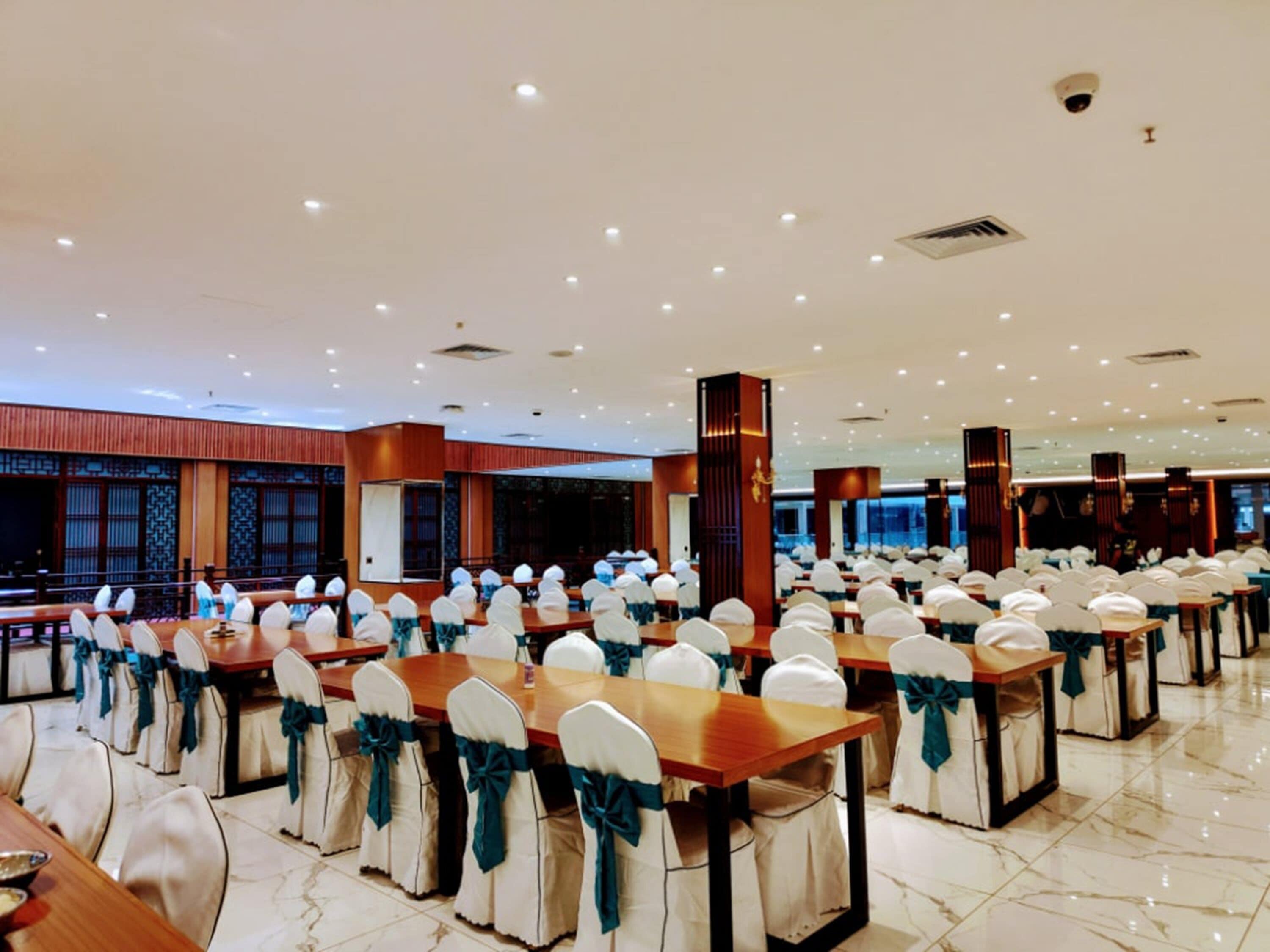 Photo - Royal International Hotel & Mall