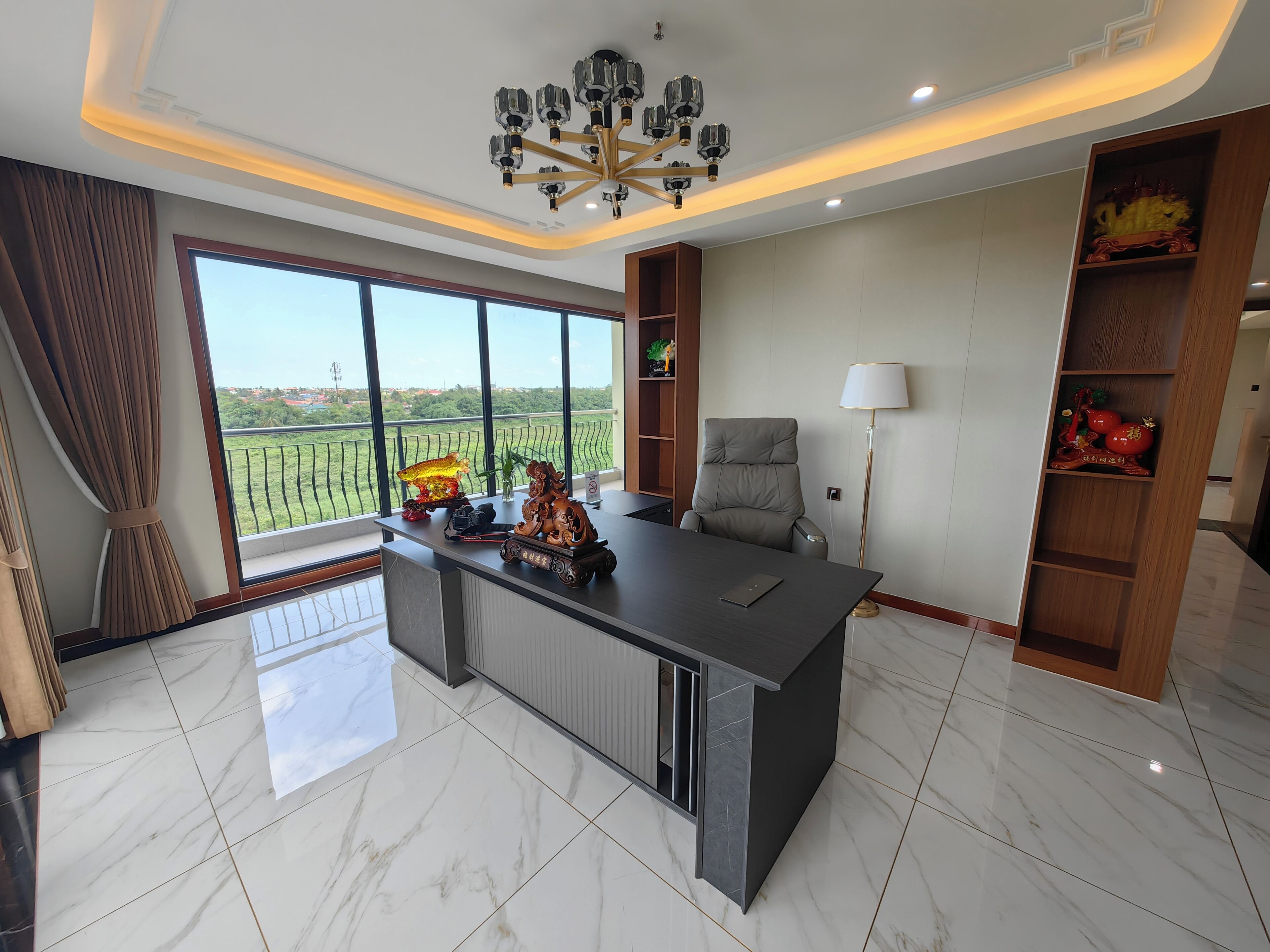 Photo - Royal International Hotel & Mall