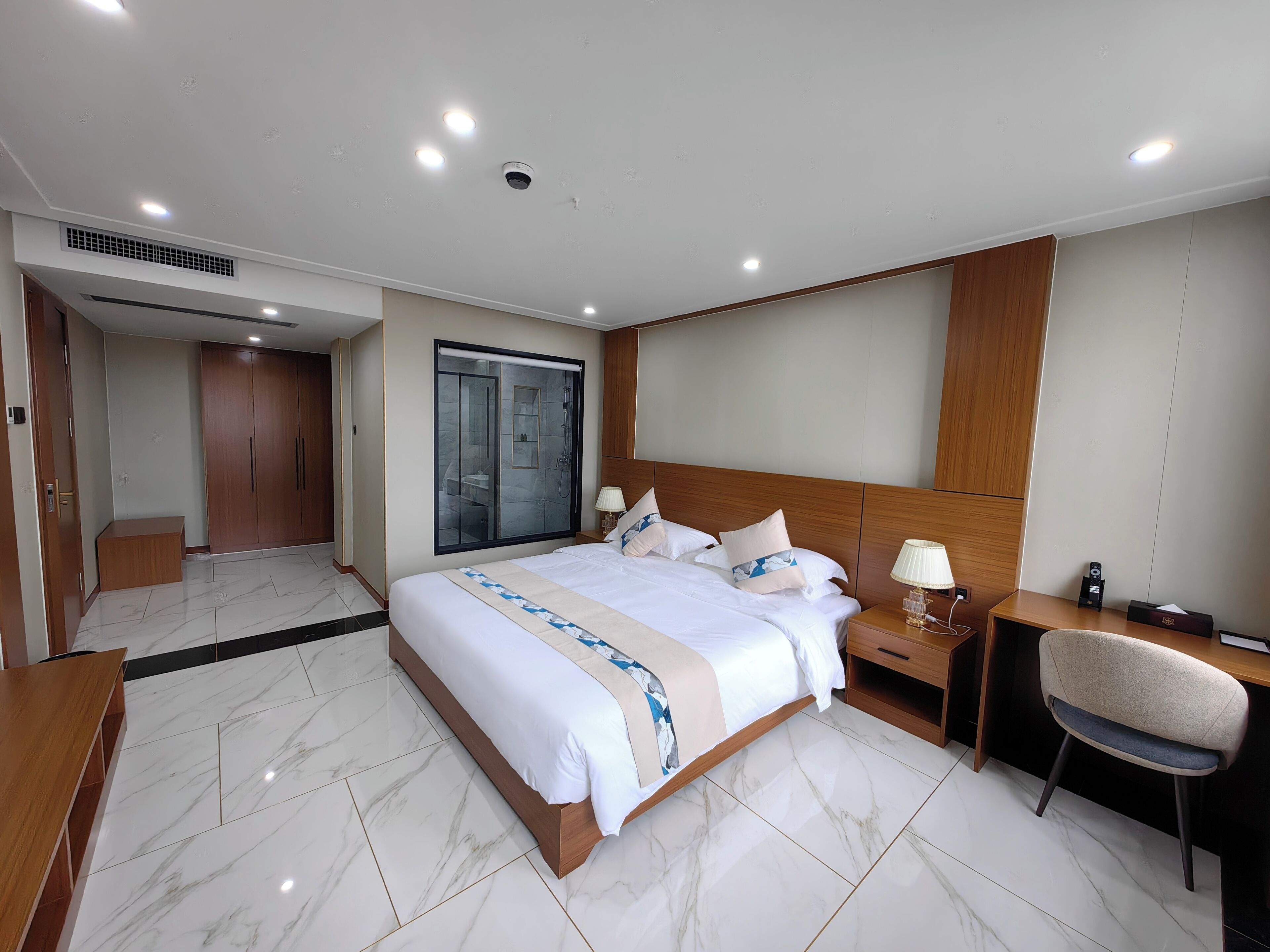 Foto - Royal International Hotel & Mall