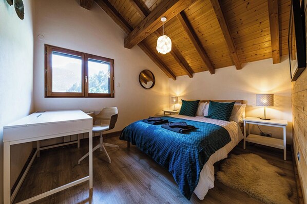 4 chambres, lit parapluie, Wi-Fi, draps fournis