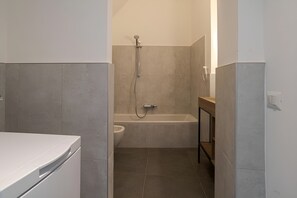 Hair dryer, bidet, towels, soap - Casa Rebei Menaggio (Menaggio)