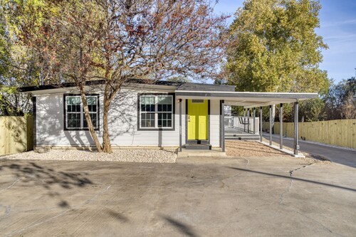 Austin Group Retreat | 2 Homes | Fire Pit & Pets