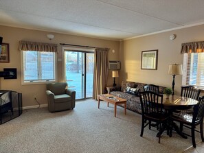 Smart TV, fireplace, video games, table tennis