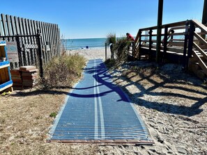 Sur la plage, serviettes de plage