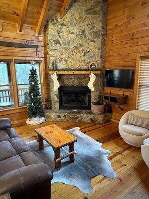 Smart TV, fireplace
