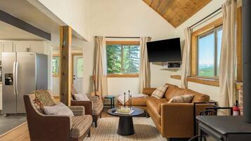 Televisión, chimenea, oficina