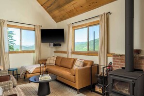 Televisión, chimenea, oficina