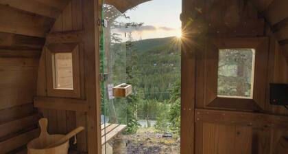 Skyline Lodge with Private Sauna & Hot Tub