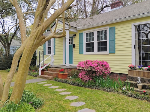Charming Cozy Cottage Near Downtown New Bern w 2.5 BA
