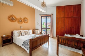 2 chambres, fer et planche à repasser, accès au Wi-Fi (inclus)