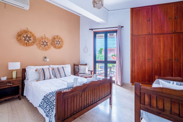 2 bedrooms, iron/ironing board, free WiFi, bed sheets