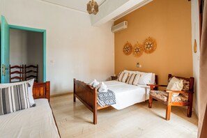 2 chambres, fer et planche à repasser, accès au Wi-Fi (inclus)