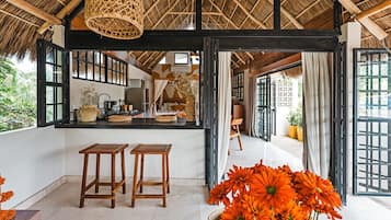 Casa familiar, vista a la alberca | Terraza o patio