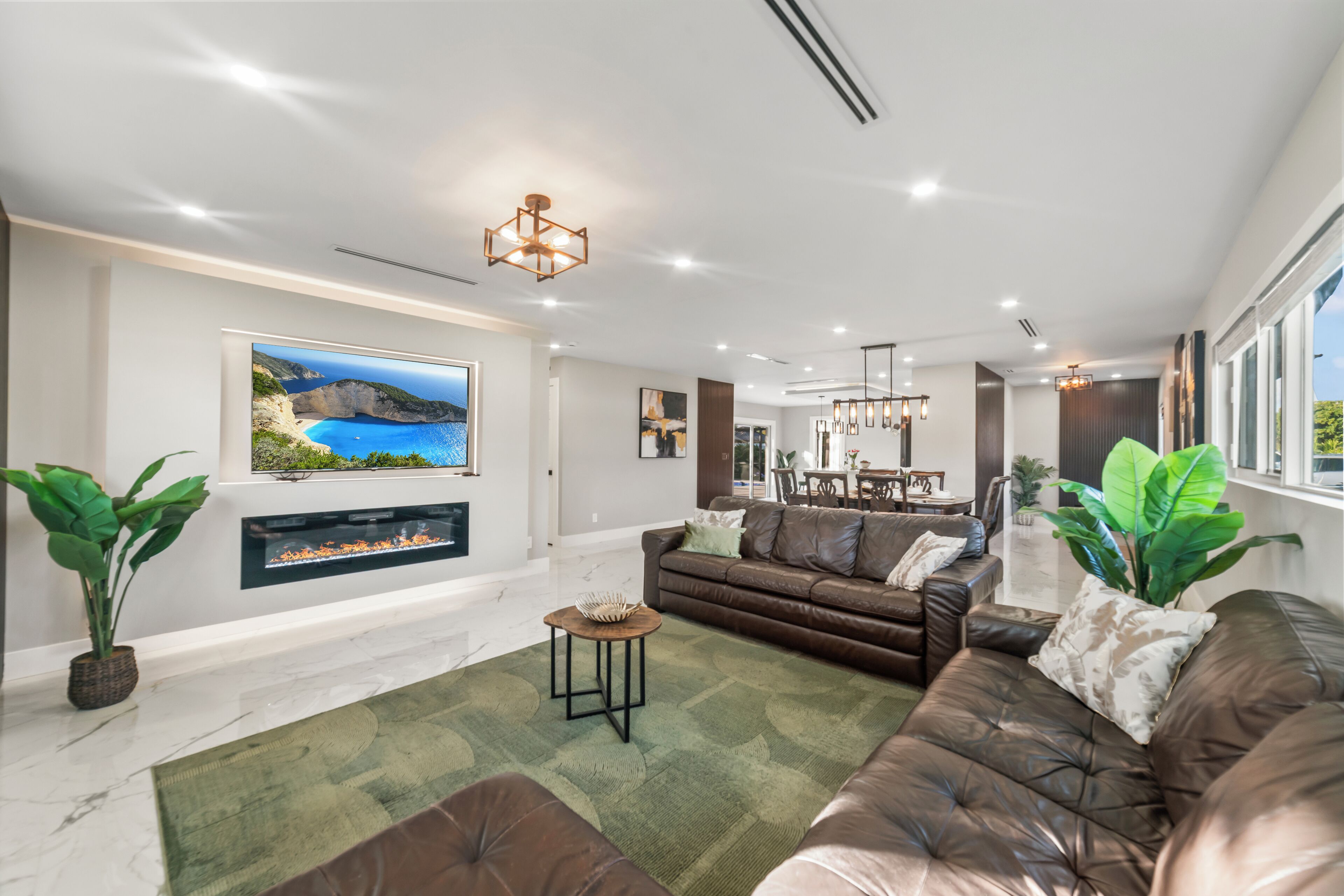 Smart TV, fireplace, video games, table tennis