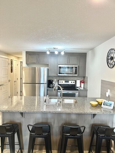 Cozy 1-bedroom condo in amazing Calgary with WiFi