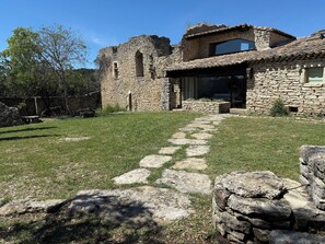 Exterior - Traditional farmhouse in the heart of nature (Gordes)