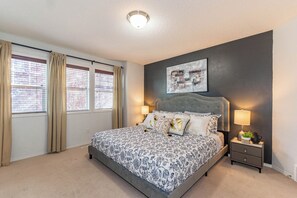 4 عدّة غرف نوم وخزنة داخل الغرفة ومكواة/لوح كي وواي فاي مجانًا