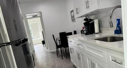 Renovated Condo Lake Eola View Great Location