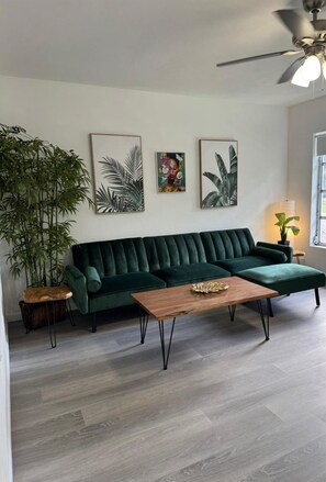 Smart TV - Renovated Condo Lake Eola View Great Location (Orlando)