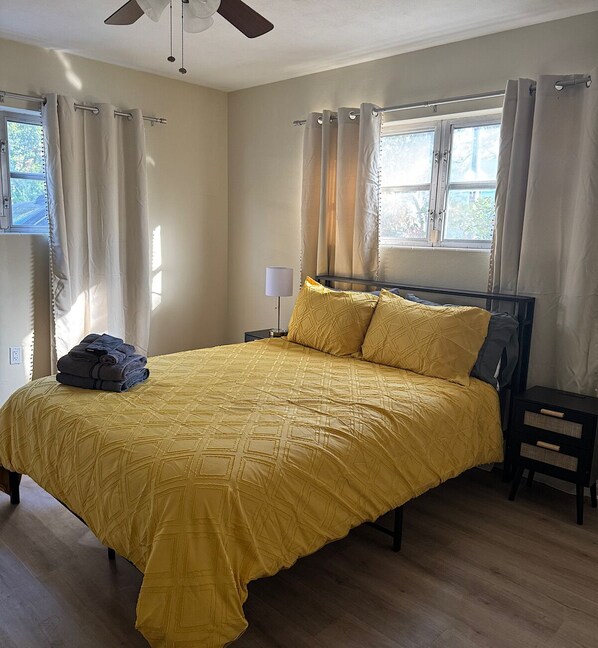 2 bedrooms, desk, iron/ironing board, free WiFi