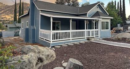 Cottage near Springville Ranch & Sequoia National Forest • 3BD•2 BA • Sleeps 10