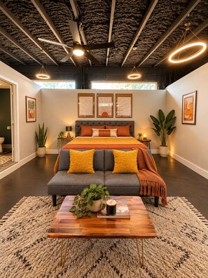 Unclassified image, 3 of 8, button - Central Pensacola Studio, Groovy & Spacious (Pensacola)