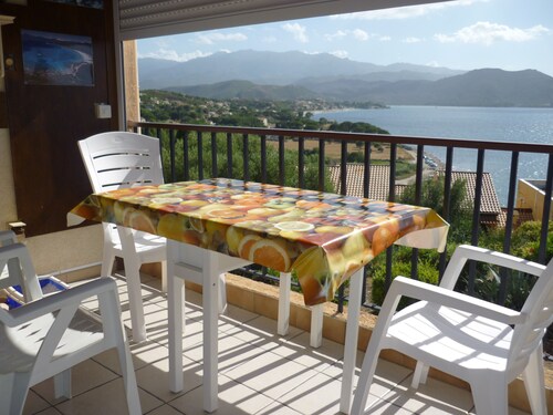 F3 duplex with loggia beach 3 min walk, panoramic sunset view