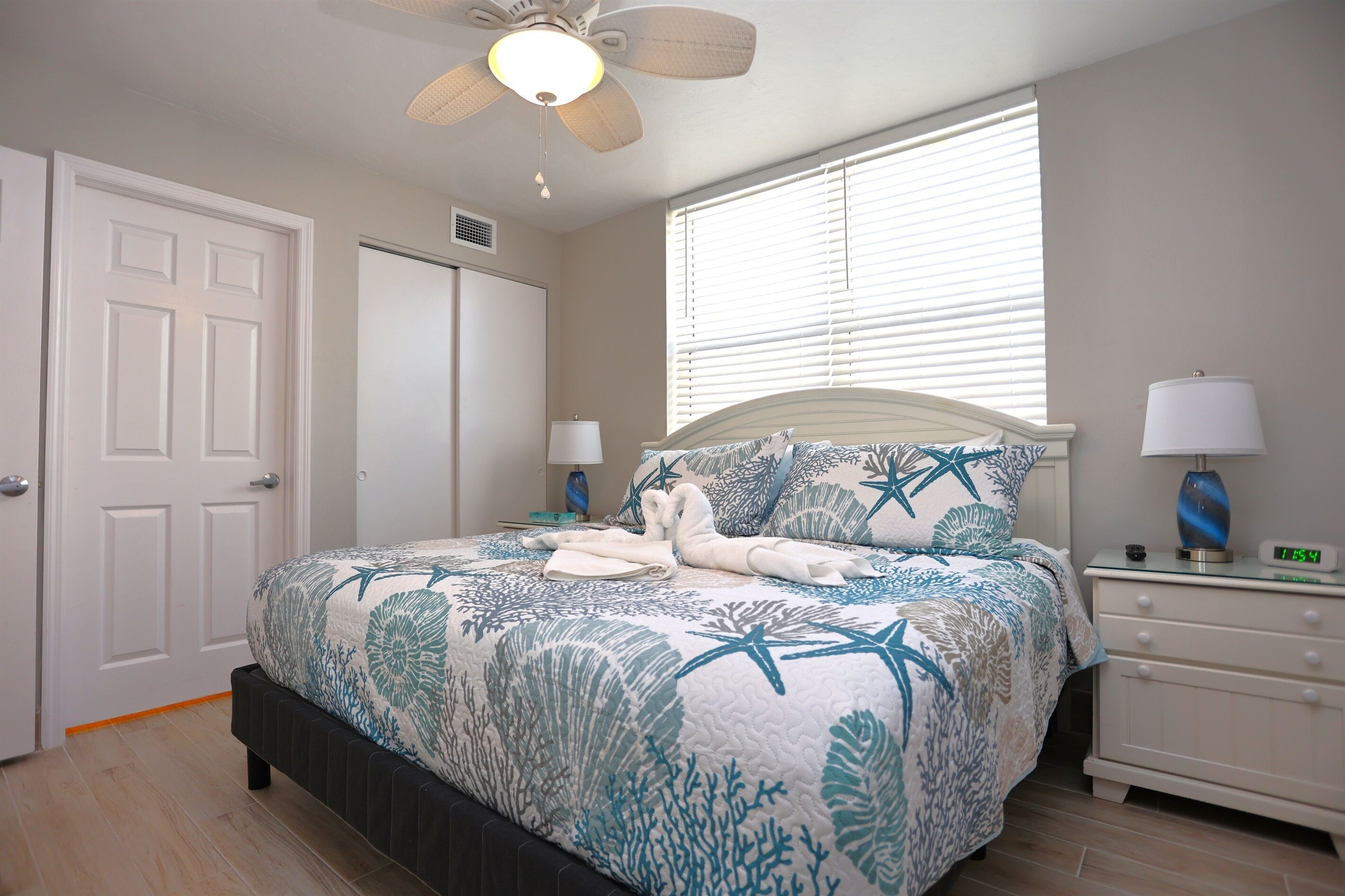 1 sovrum, internet och sängkläder