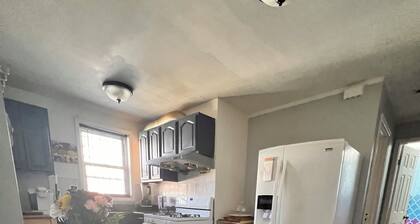 Charming 2-bedroom apartment in wonderful Queens with WiFi and Parking