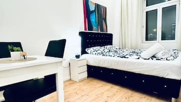 5 bedrooms, WiFi, bed sheets