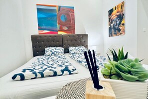 5 habitaciones, escritorio, wifi y ropa de cama 