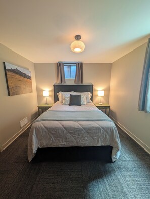 2 slaapkamers, een strijkplank/strijkijzer, gratis wifi, beddengoed